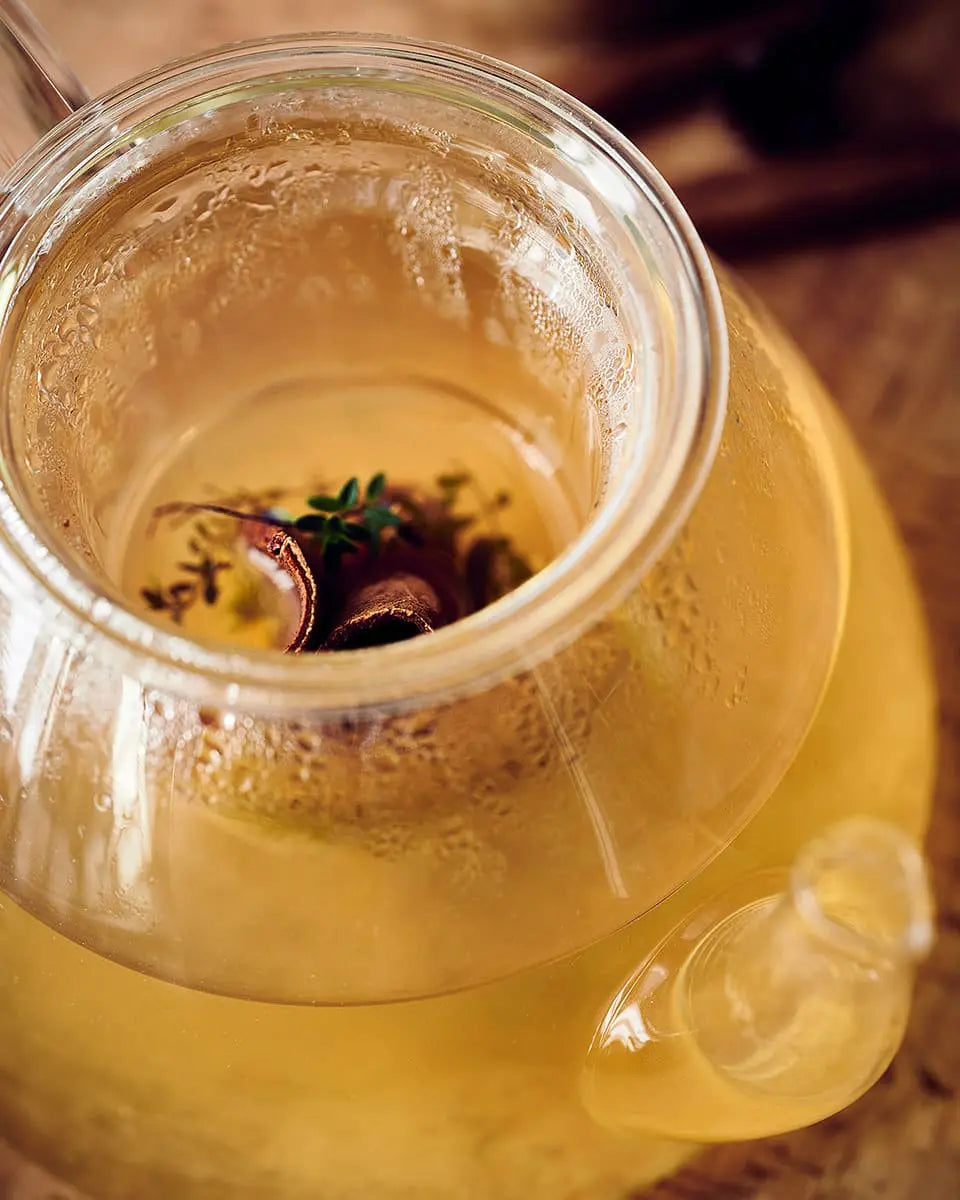 Tisane rhume : quelles plantes privilégier pour accompagner les premiers signes de l'hiver ?